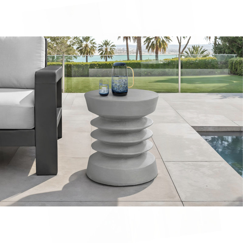 Round Outdoor Side Table , 22.25 " W 22.25 " D