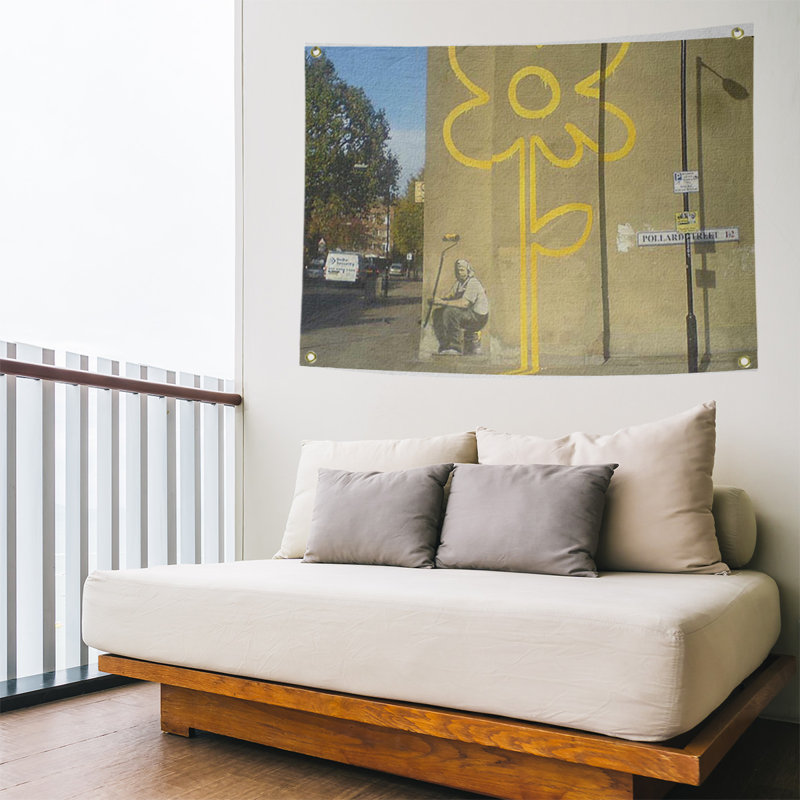 Tapisserie en polyester fleurie, H 26 po x l 36 po x P 1 po