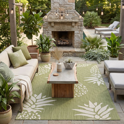 Gunn Ikat Tufted Green Power Loomed Indoor/Outdoor Area Rug