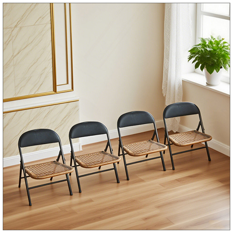 Ensemble de 4 chaises en rotin