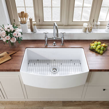 Farmhouse Sink: The Kitchen Icon - Town & Country Living