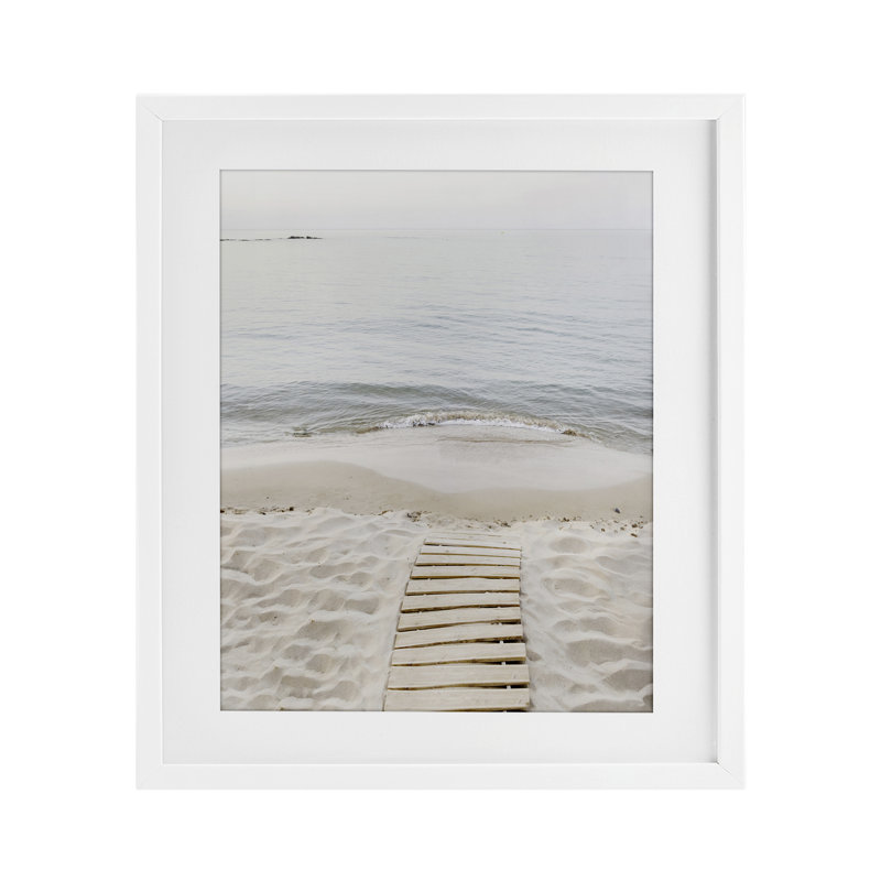 «Beachy Planked Walkway», reproduction sous verre encadrée, conception de Sissi et Seb, H 16 po x l 13 po, Cadre blanc côtier