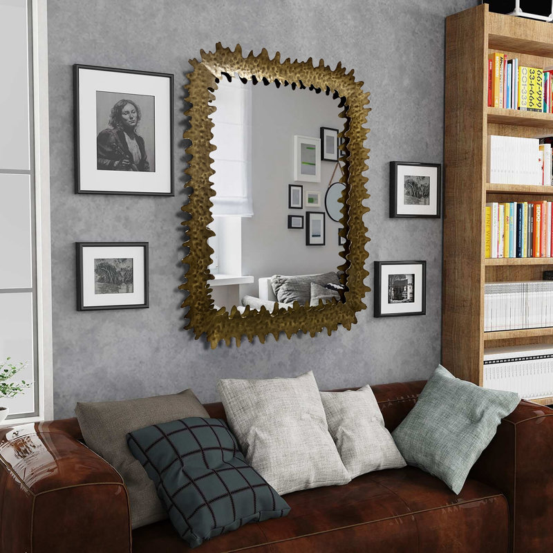 Élégance dentelée: miroir mural grandiose