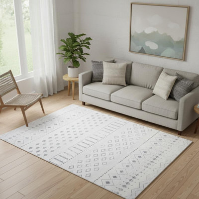 5' X 7' Off White And Gray Geometric Washable Area Rug