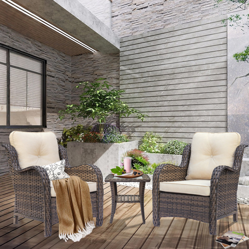 Chaise de patio simple avec coussins Ebern Designs (ensemble de 3), Brun