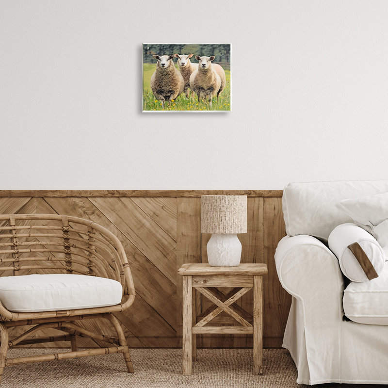 Moutons broutant dans l'herbe, art mural par Sundance Group, LLC.