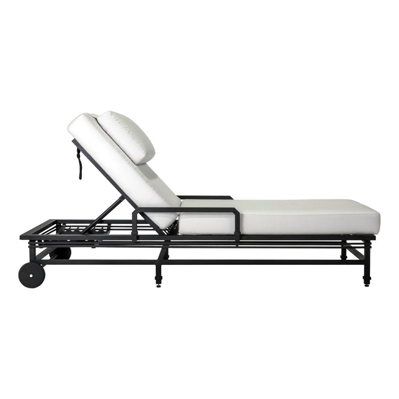 Eterna Outdoor Chaise Lounge
