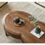 Table basse en noyer au design élégant-104098332