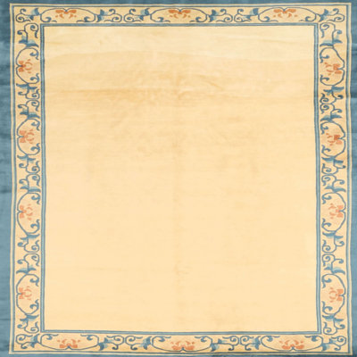 Surface beige contemporaine tapis