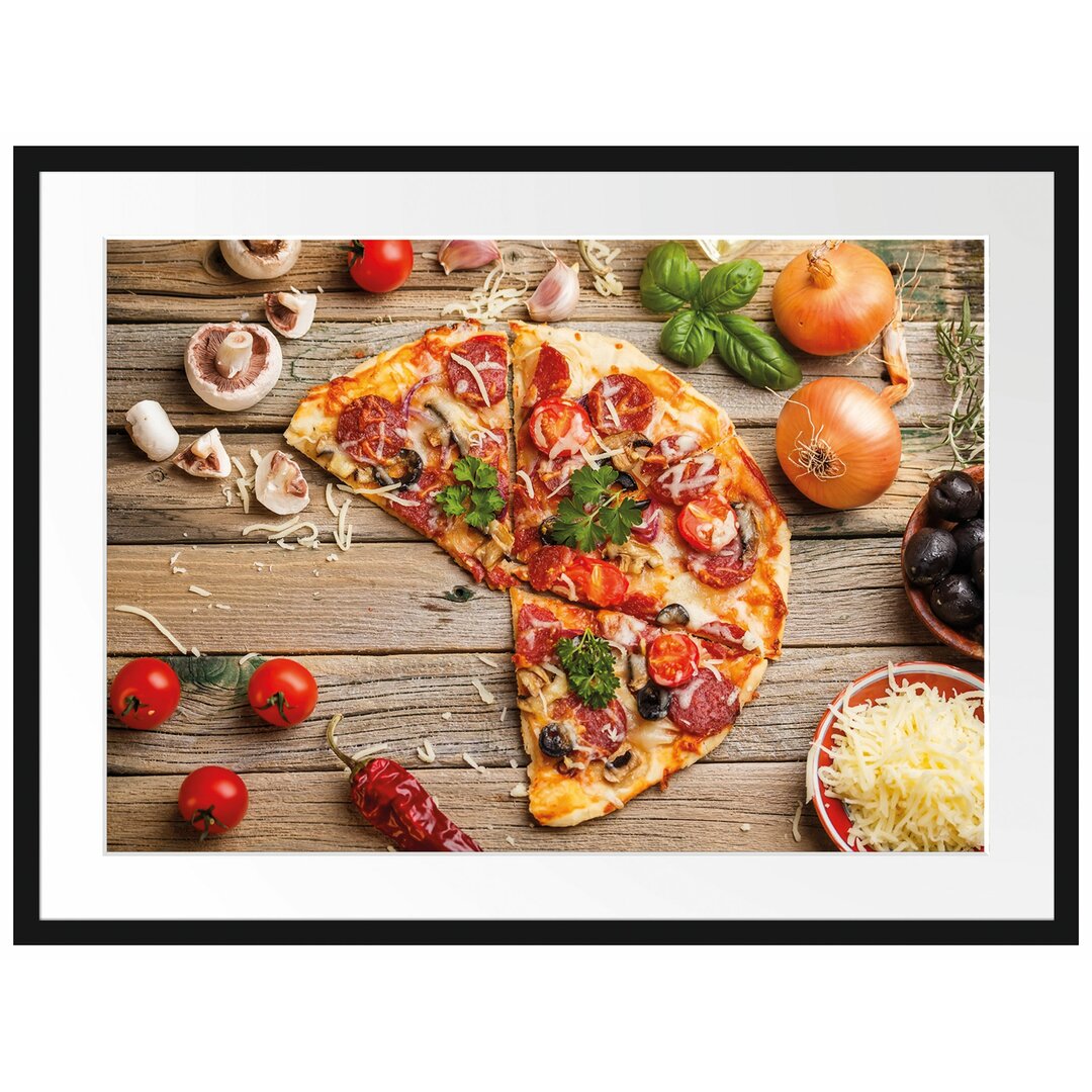 Gerahmtes Poster Pizza Italia auf Holztisch