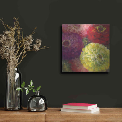 «Zinnia Gala I» par Carol Rowan, art mural en métal, 36 po x 36 po