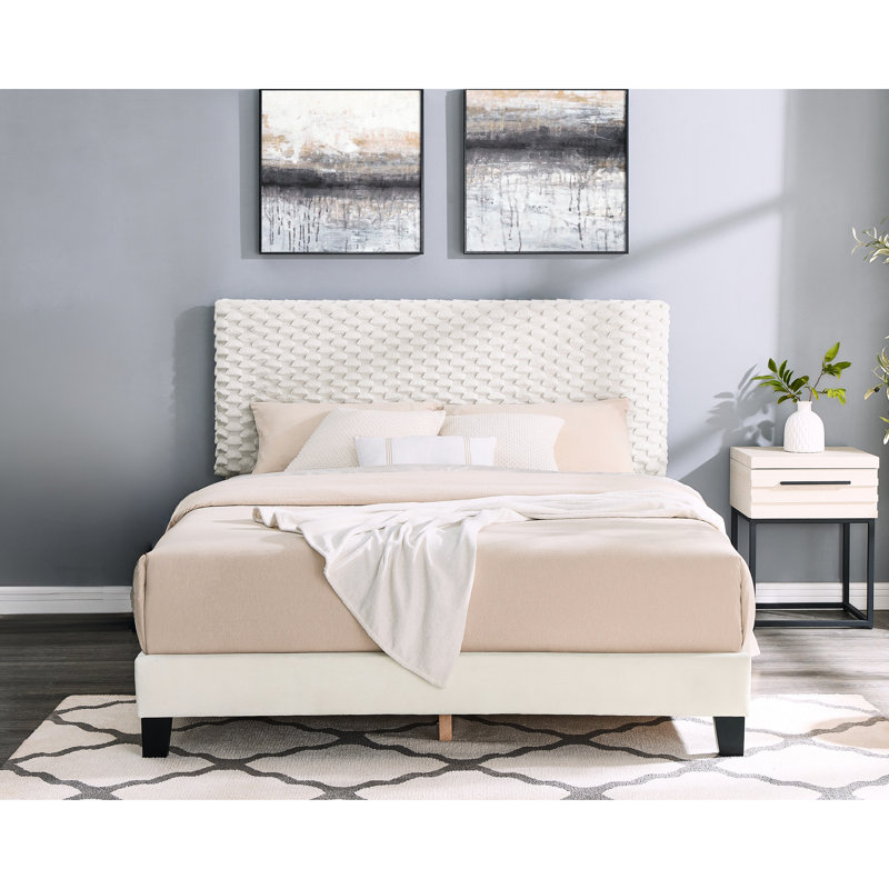 Ensemble de chambre à coucher 2 pièces Findlay, lit rembourré moelleux 3D avec table de chevet
