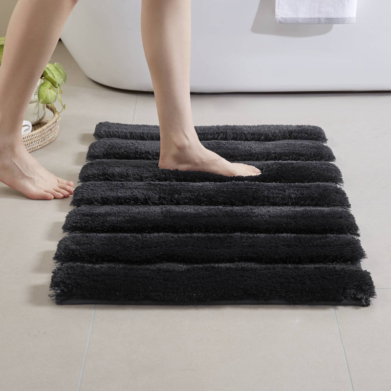 Tapis pour salle de bain 1500 pi³, L 21 po x L 34 po, Noir