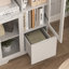 Armoire peinte en panneau de fibres à densité moyenne avec portes et tiroir en verre, espace de rangement ouvert, chambre à coucher, salon