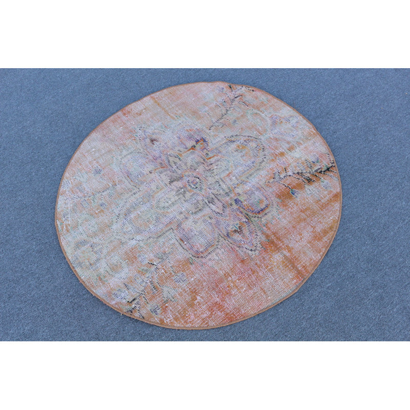 Découvrez le tapis turc ovale pastel doux au motif floral complexe fait à la main pour la décoration