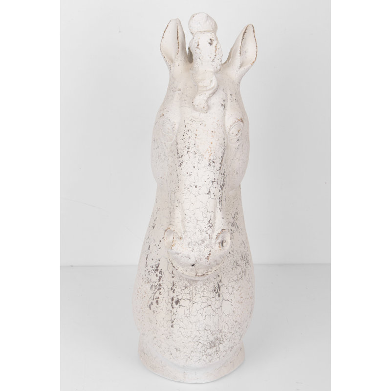 Figurines & Sculptures