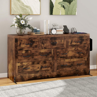 Commode 7 tiroirs avec prise de courant Costante