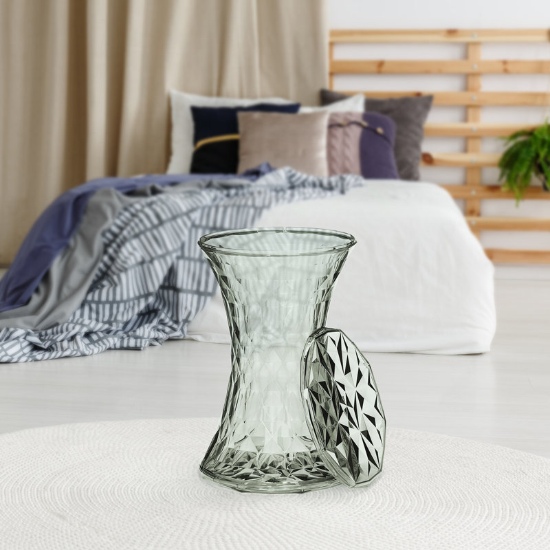 Tregg End Table, Gray