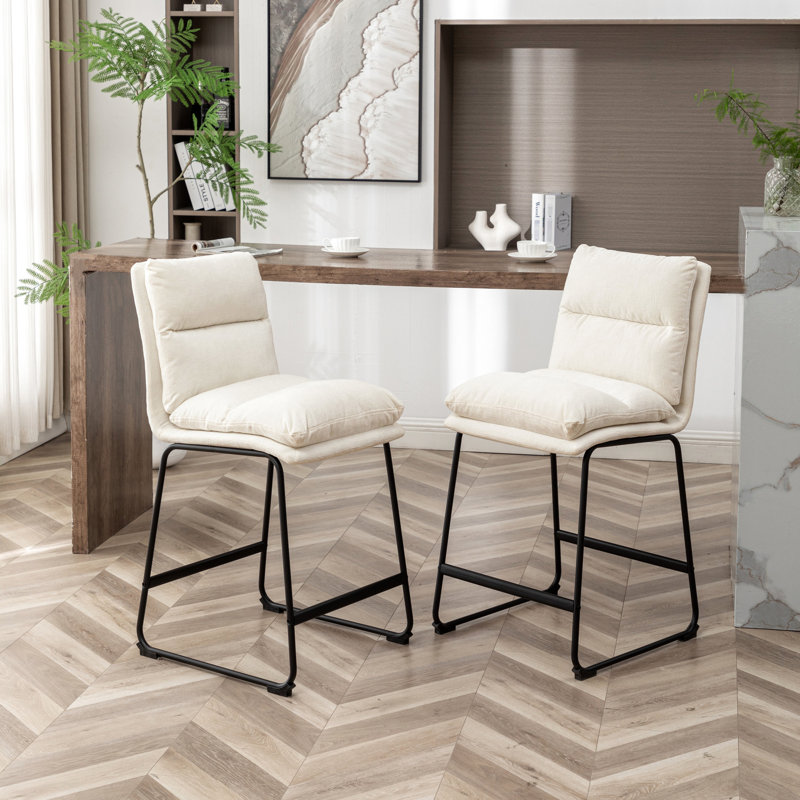26 tabourets de 26 po de hauteur comptoir, de 2 en blanc vanille, siège et dossier rembourrés de mousse, base de traîneau pour une utilisation à long terme, confort optimal, avec protecteurs de plancher