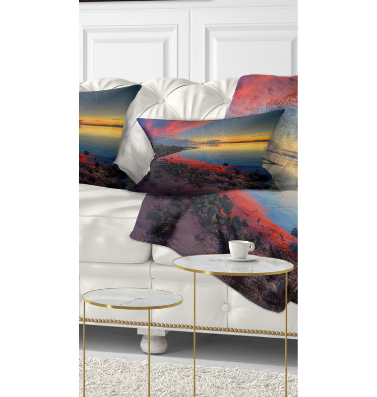 Coussin lombaire de mer de couleur au niveau du soleil
