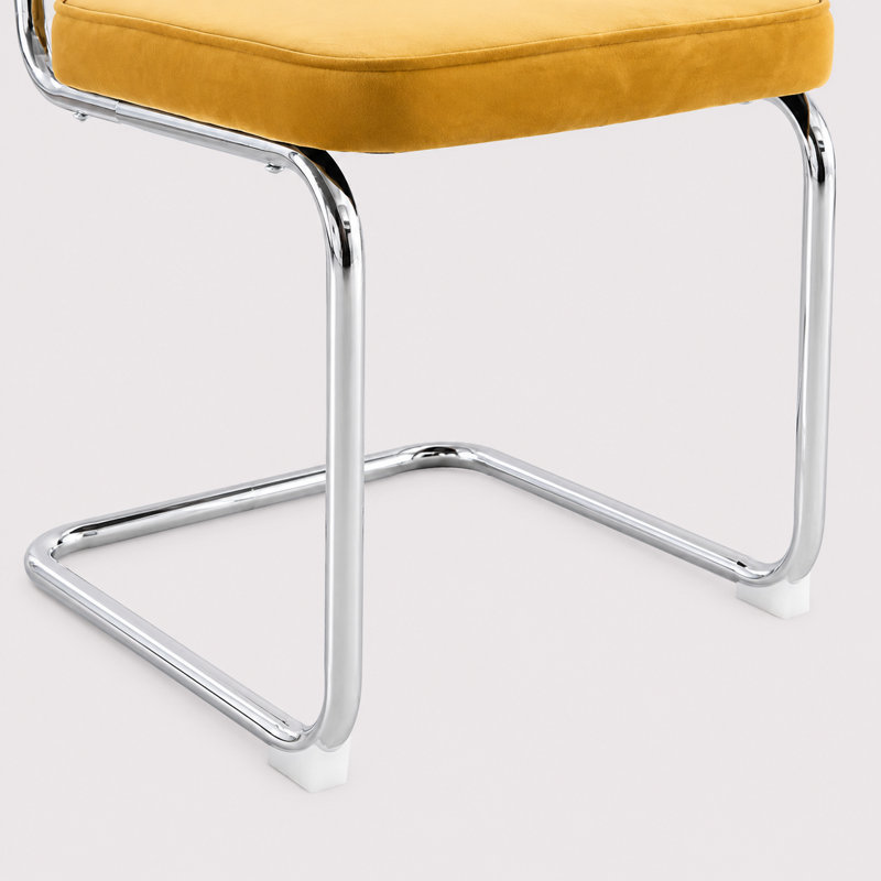 Chaise d'appoint en porte-à-faux avec dossier en rotin de canne et structure en acier, Yellow