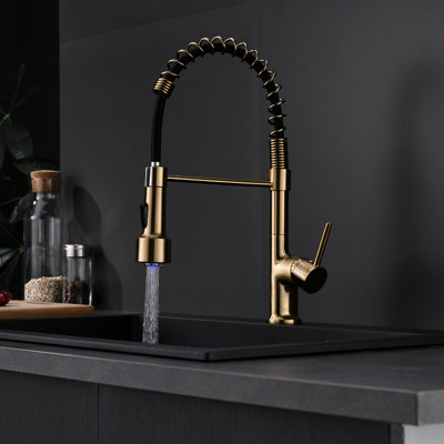 Robinet d'évier de cuisine à poignée simple or avec fonctions rétractables, rotatives à 360 °, jet et jet pour les cuisines, éviers, robinets, appareils électroménagers et accessoires modernes et contemporains