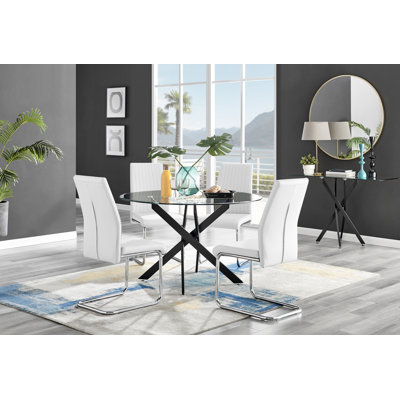 Ensemble repas pour quatre personnes