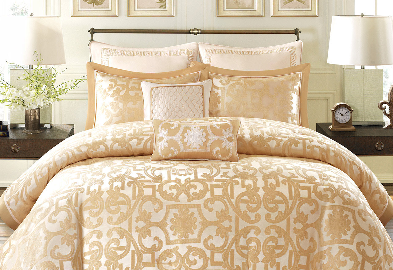 Stylish Comforters   Sheet Sets 