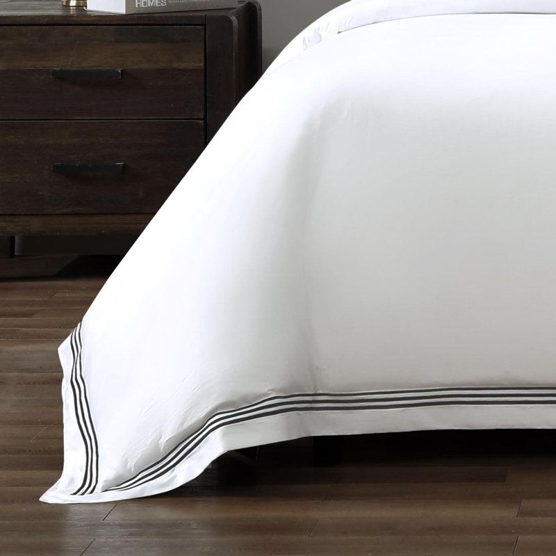 Triple Luxe Sateen Duvet Cover Set , Queen Duvet Cover + 2 Standard Shams, White/Black