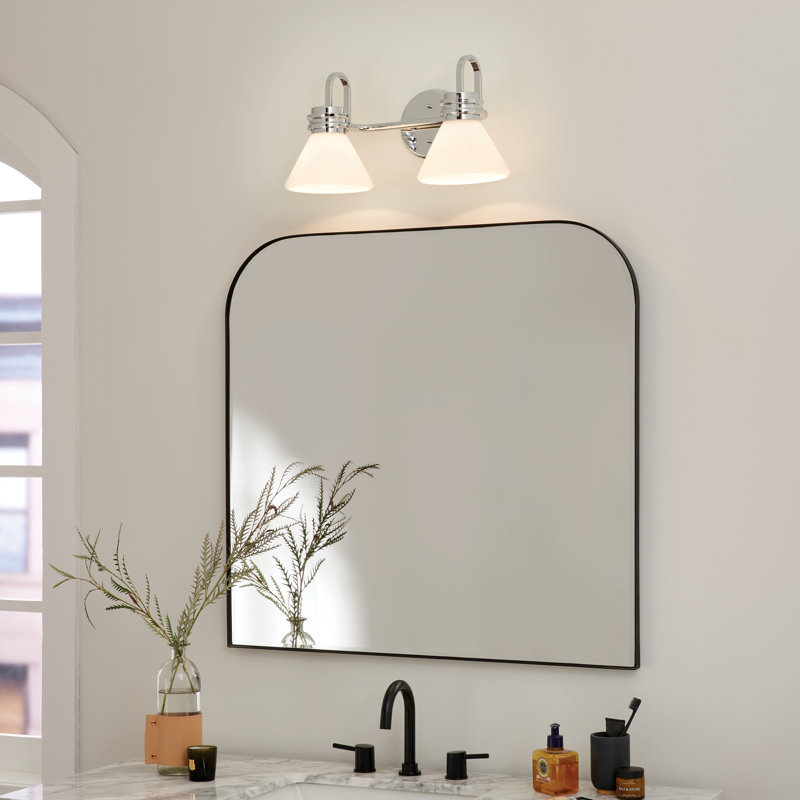 Applique murale Hoxie à 2 lumières chromée avec abat-jour en verre opale, Chrome