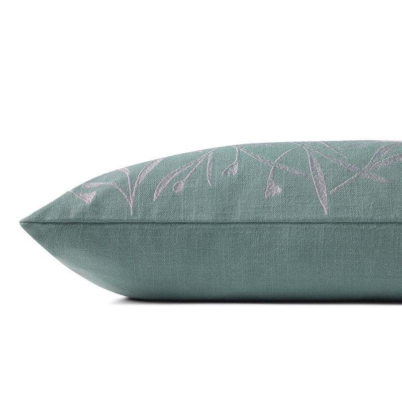 Coussin décoratif Brigette Romanek x Loloi, Motif floral bleu, Rectangle H 12 po x l 27 po, Polyester
