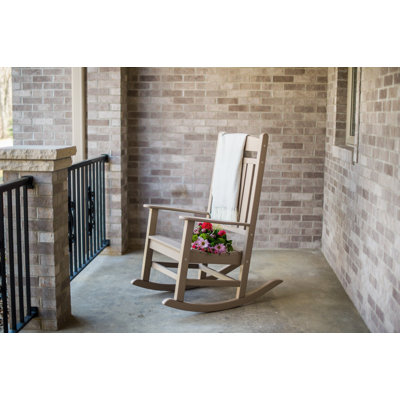 Chaise berçante classique Catelyn