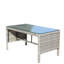 Table basse rectangulaire d'extérieur en résine tressée avec plateau en verre trempé transparent, structure en fer thermolaqué, idéale pour la pelouse et la piscine.