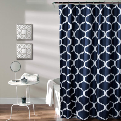 Rideau de douche pour salle de bain avec imprimé treillis audacieux sur tissu bleu marine doux, lavable et durable, 72 po x 72 po