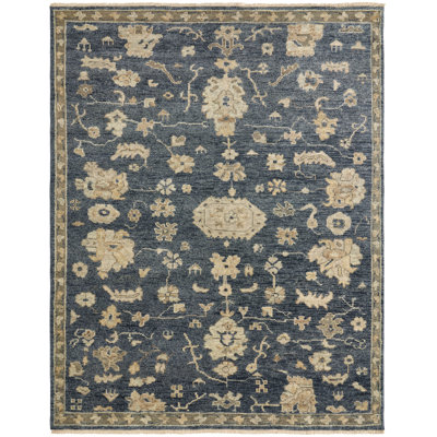Maalak Wool Flroal Area Rug in Navy