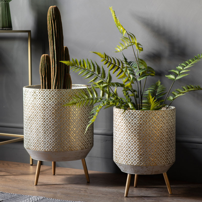 Morais Metal Pot Planter