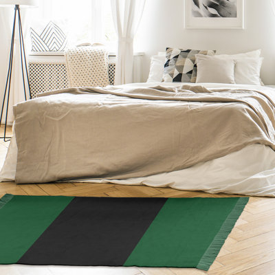 Tapis à rayures 4,6 pi x 5,5 po zone verte/noire