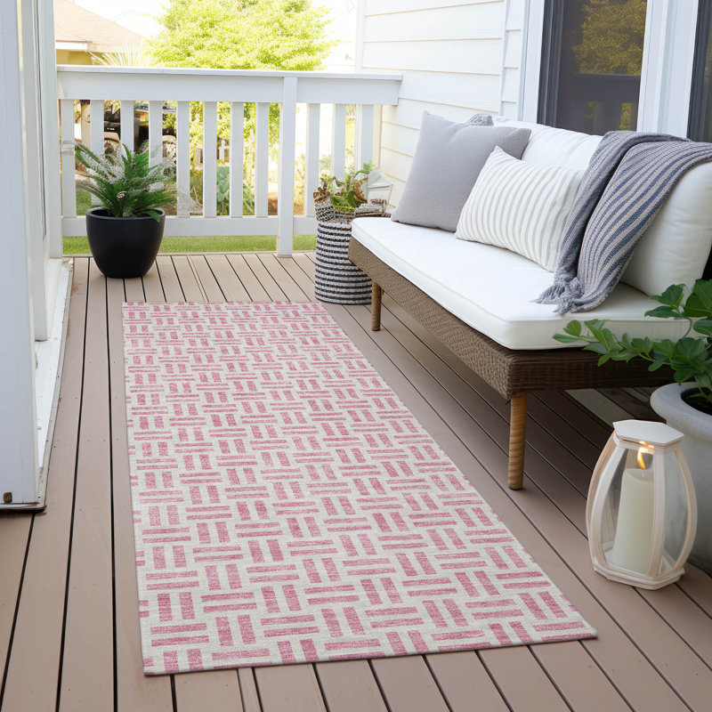 Aquaisha Geometric Indoor Rug, Runner 2'3" x 7'6"
