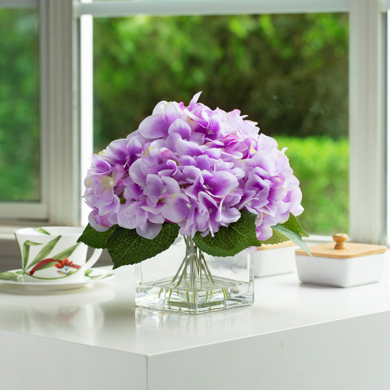 Arrangement d'hortensias dans un vase, Mauve clair