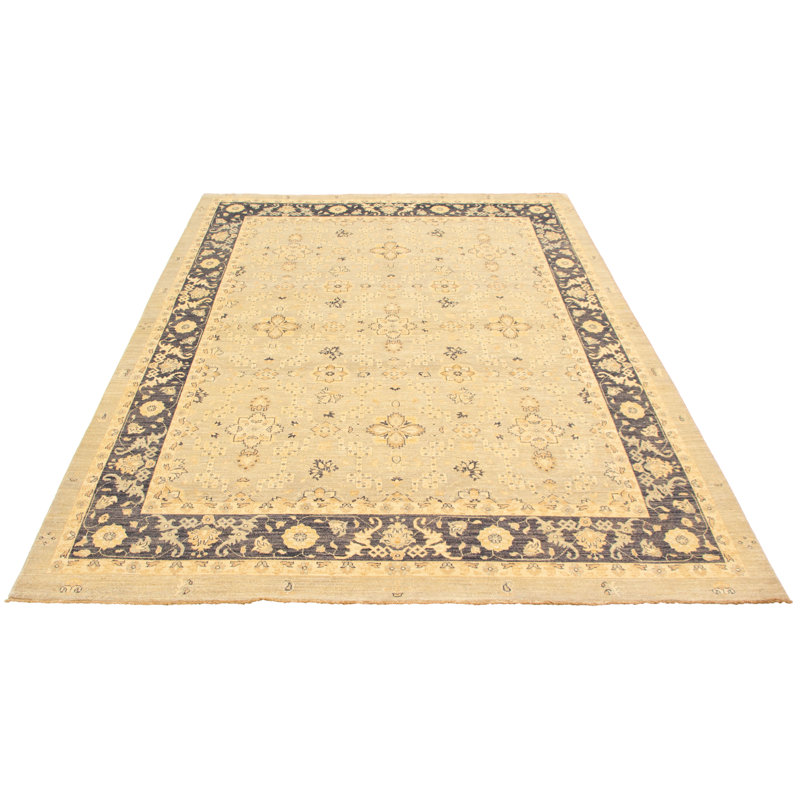 Tapis à main one-of-kind-noué la 2010 ushak ivoire/gris clair 8 pi 11 po x 12 pi en laine de 2 po Wespi