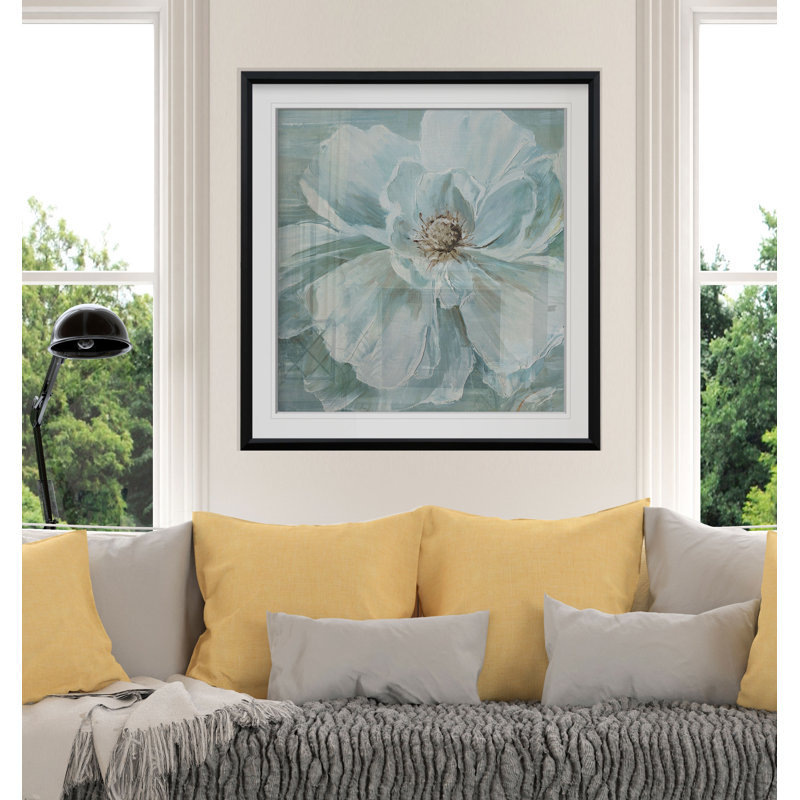 «Blue Blooming Beauty I», reproduction de peinture à l'huile, H 23 po x l 23 po x P 1,5 po, Cadre noir