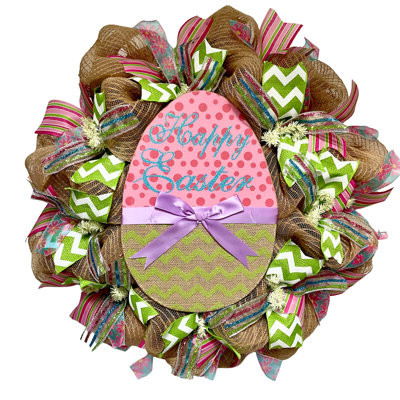 Couronne d'œuf de Pâques avec nœud