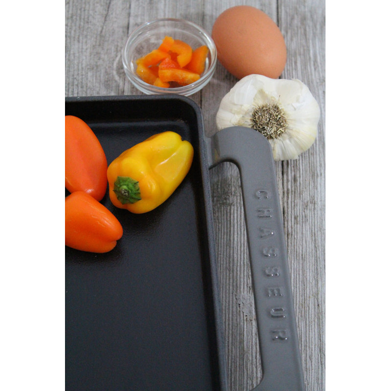 14" Caviar Grey Enameled Cast Iron Griddle