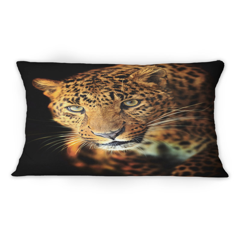 Coussin décoratif à imprimé portrait d'un léopard