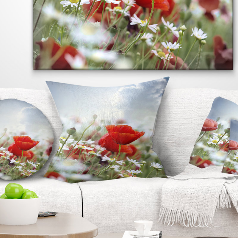 Coquelicots rouges sur fond nuageux - coussin à imprimé floral, 16 po x 1 po, Coussin décoratif