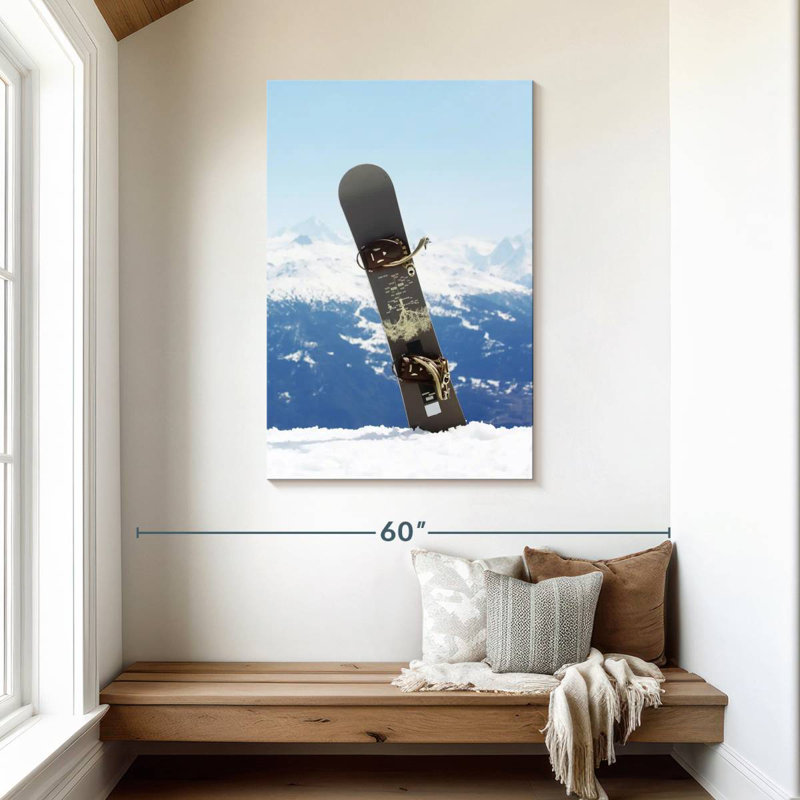 Snowboard Alvord dans la neige, H 45 po x l 30 po