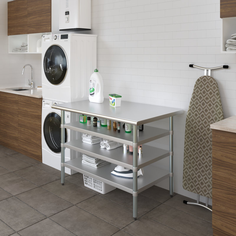 Table en acier inoxydable avec trois tablettes inférieures, P 30 po x L 48 po x H 35 po