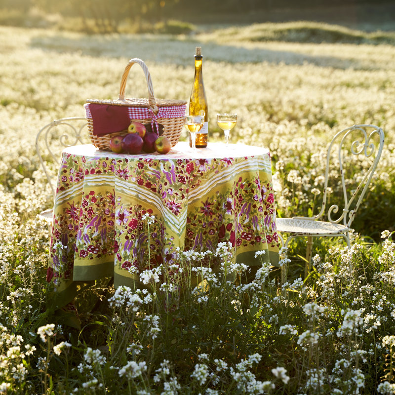 Jardine Tablecloth, 71" W x 71" L