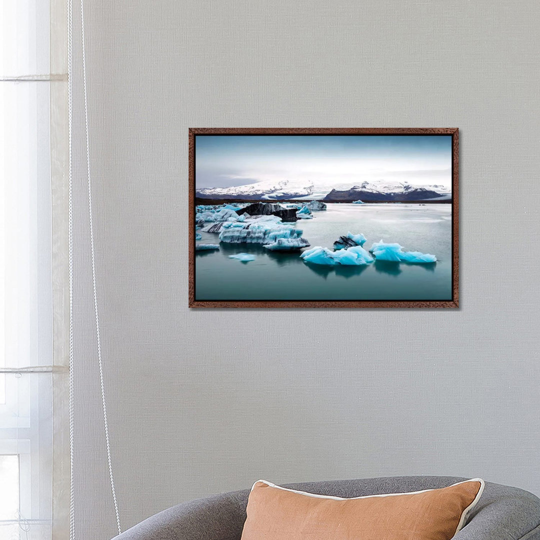 Jokulsarlon Gletscherlagune II von Susanne Kremer - Galerie-verpackte Leinwand Giclée auf Leinwand