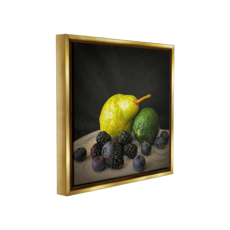 «Fruit & Berries Still Life», toile encadrée dorée encadrée par GraffiTee Studios, Cadre flottant métallique doré